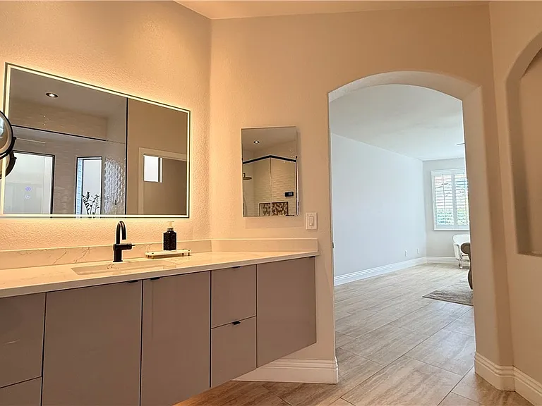 10633 Adamsong Ave — Photo 15