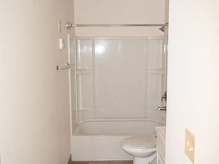 2301 SE Courtney Ave #9 — Photo 9