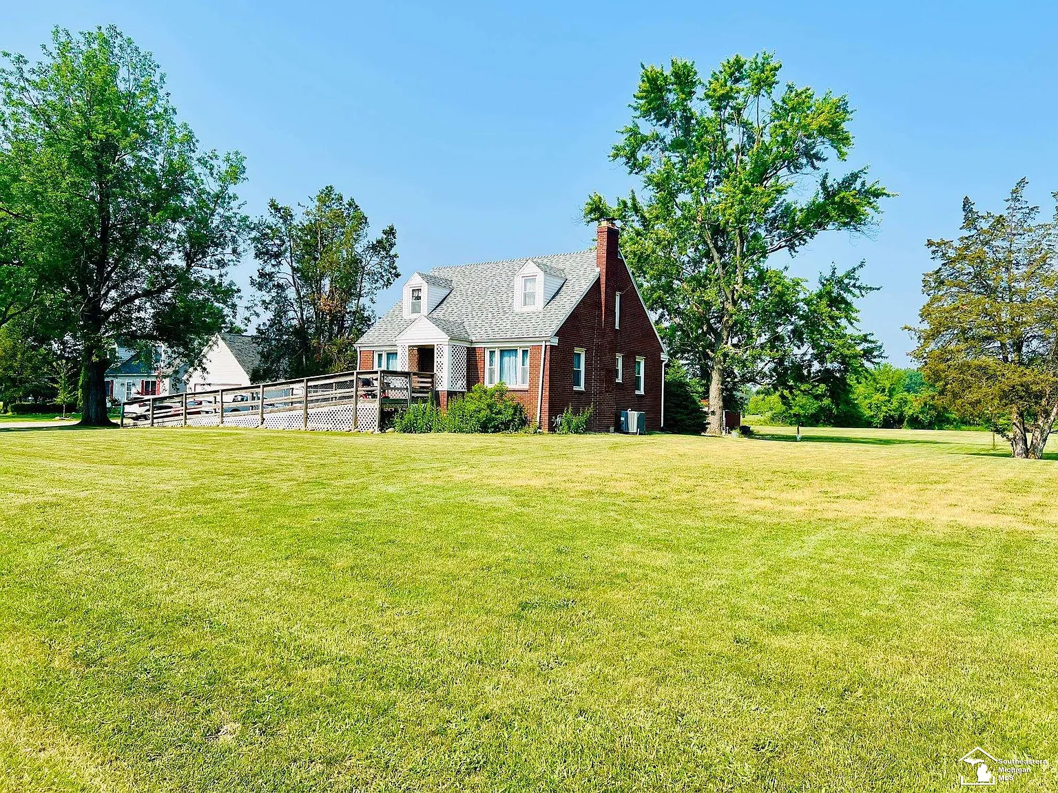 11691 Grafton Rd photo 1