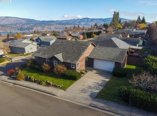 2957 Eugene St, Hood River, OR 97031