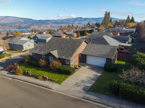 2957 Eugene St, Hood River, OR 97031