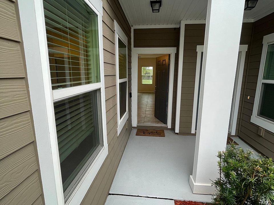 1st image of 773 Servia Dr