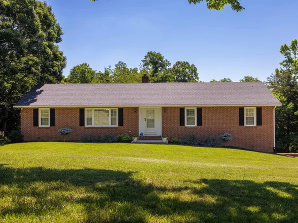 1704 Lee Jackson Hwy, Staunton, VA 24401