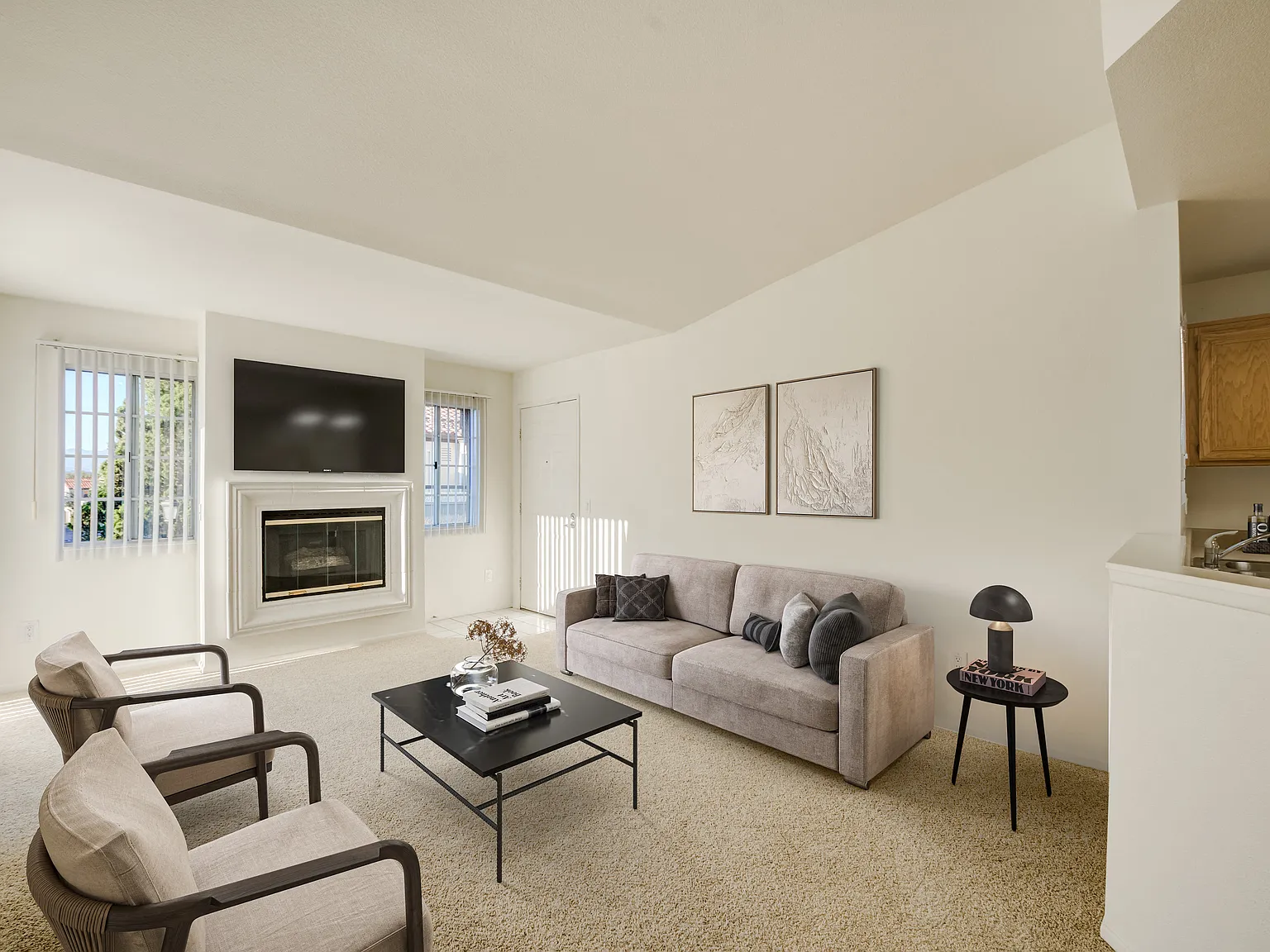 Arroyo Villa Apartments — Photo 4