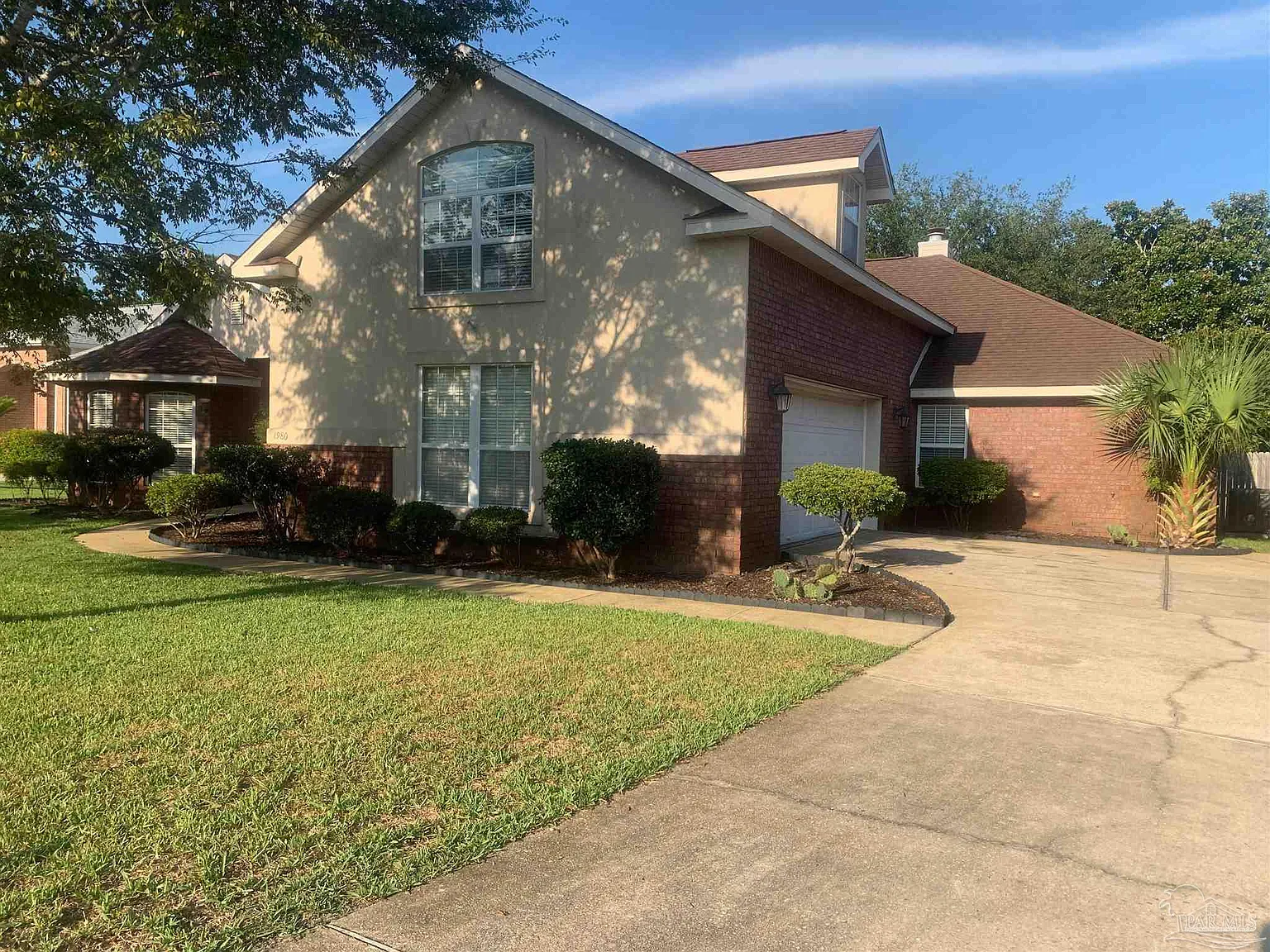 4 bed, 3.5 bath, 3000 sqft, $2,700 — Photo 2
