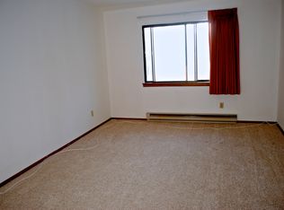 7007 N Green Bay Ave, Glendale, WI 53209