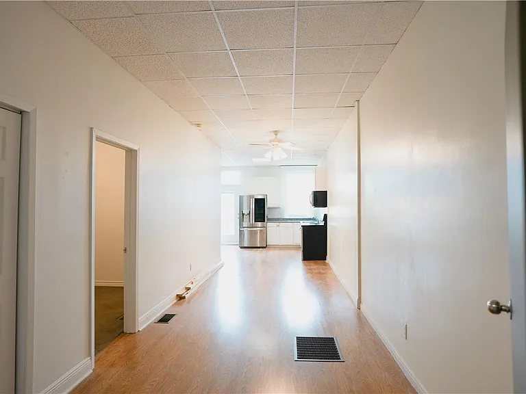 112 Farquhar St #1 — Photo 6
