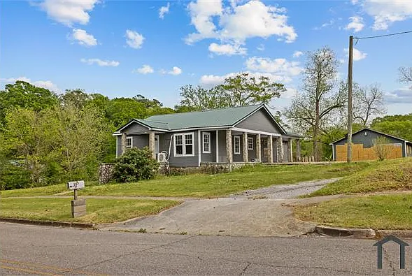 207 Jemison St — Photo 4