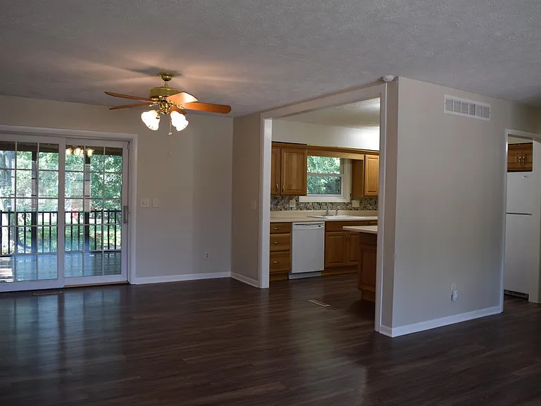 2609 Hall Ct — Photo 8