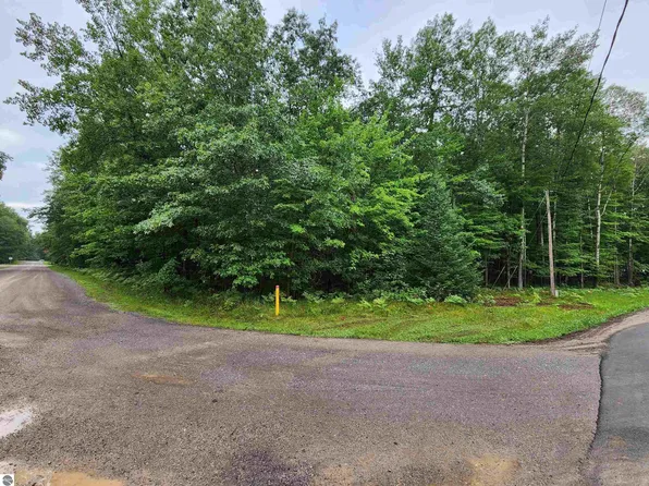 Shadowbrook Dr #169, Lake, MI 48632