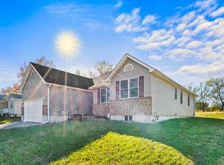 204 Crimson Ct, Cameron, MO 64429