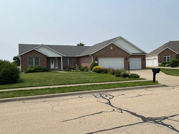 14 Newport Ct, Morton, IL 61550
