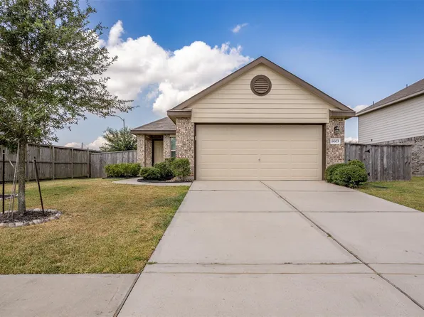 8603 River Crest Dr, Baytown, TX 77521