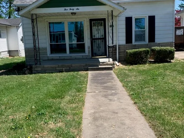 546 N Division St, Du Quoin, IL 62832
