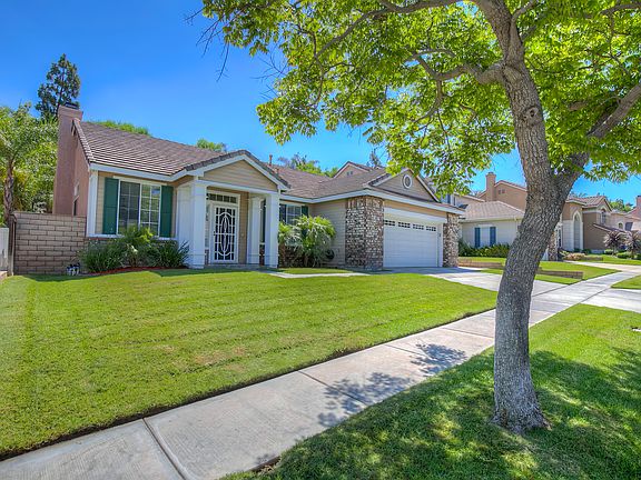 4th image of 887 Montague Dr