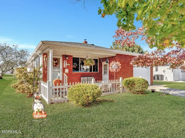 493 Saint Thomas Drive, Toms River, NJ 08757
