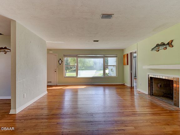 3rd image of 1499 N Peninsula Dr