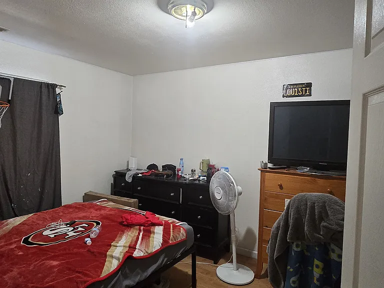 969 Temple Dr #2 — Photo 5