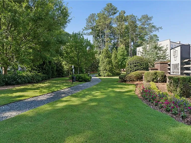 857 Constellation Dr — Photo 40