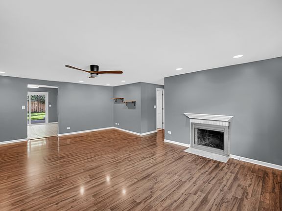 4th image of 122 N Woodlawn St