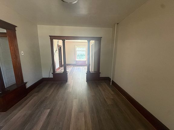 4th image of 415 E Green St
