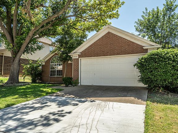 3rd image of 2533 Forestwood Dr