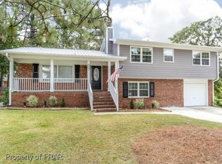 5601 Thornwald Ct, Fayetteville, NC 28304