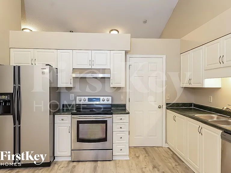 1711 Kildare Woods Dr — Photo 8