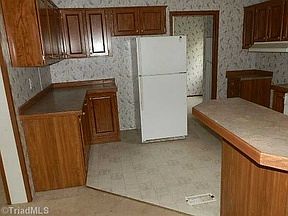 2nd image of 1081 Jubilee Rd