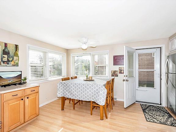 5th image of 9933 S Mulberry Ave