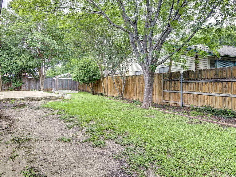 12430 Wycliff Ln — Photo 33