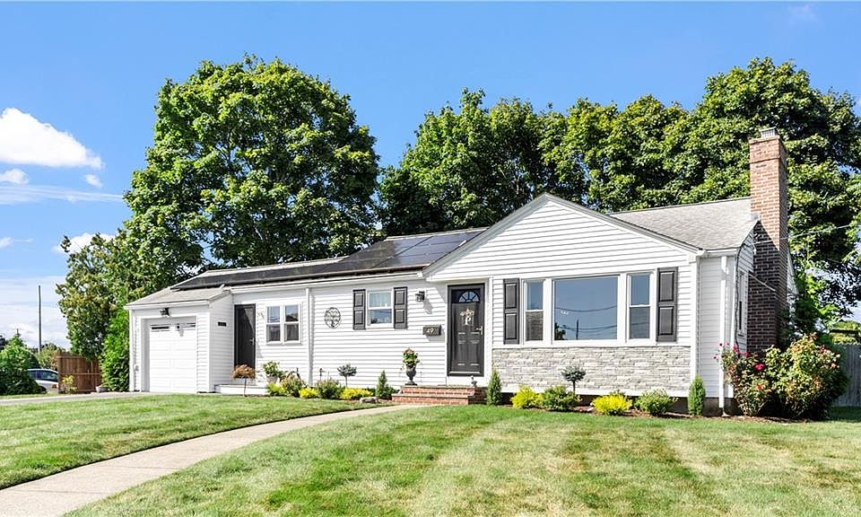 1st image of 49 Elm Dr