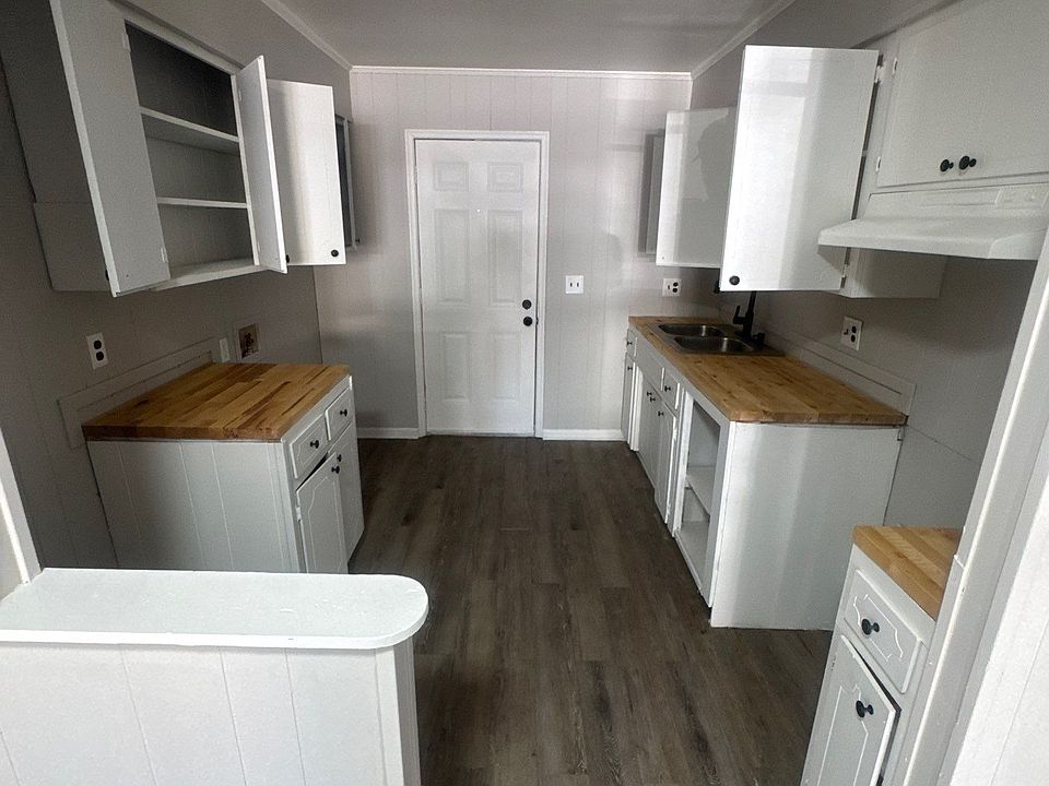 1st image of 207 Highland St APT 4