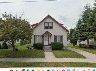950 S 29th St, Manitowoc, WI 54220