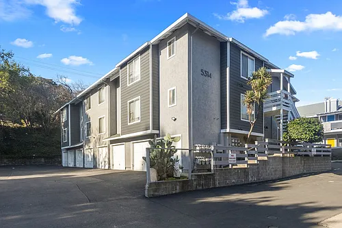 Redwood Creek Villas Photo 1