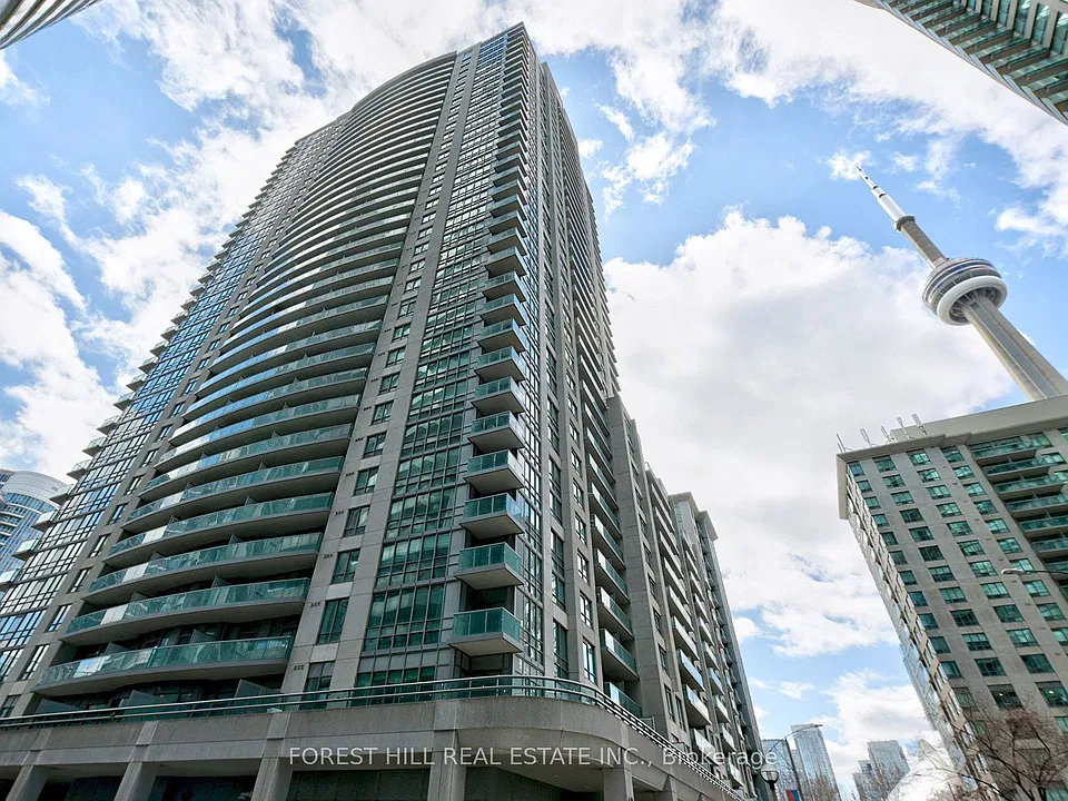 19 Grand Trunk Cres #306
