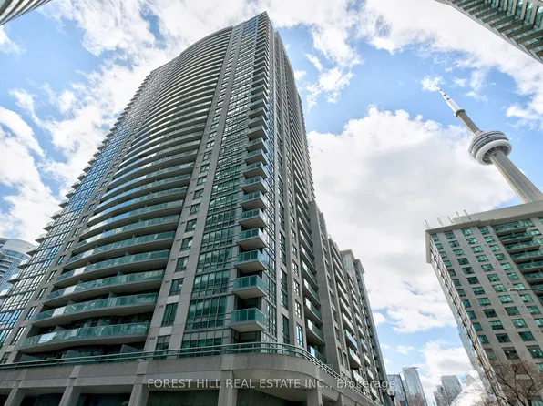 19 Grand Trunk Cres, Toronto, ON