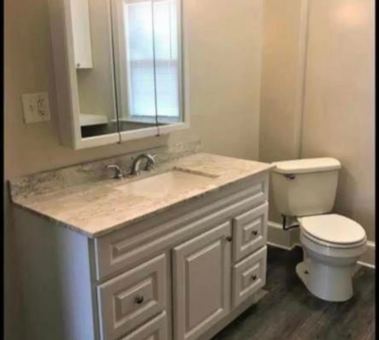 3 bed, 2300 sqft, $2,700 — Photo 3