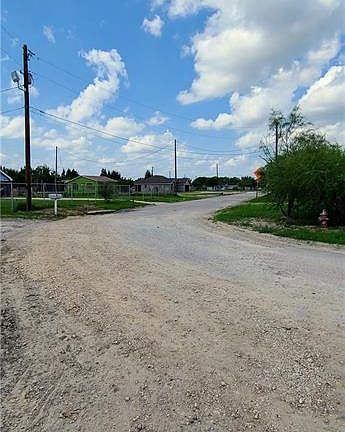 4th image of 3806 E Loma Dr