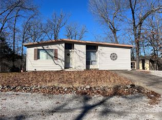 8039 Pine Ln, Rogers, AR 72756