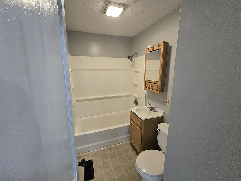 432 S Kenmore St — Photo 3