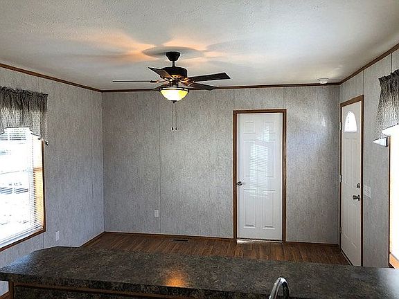 4th image of 4574 Robin Dr