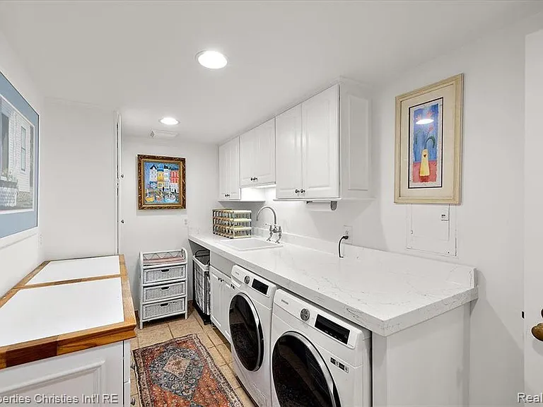 275 Barden Rd — Photo 36