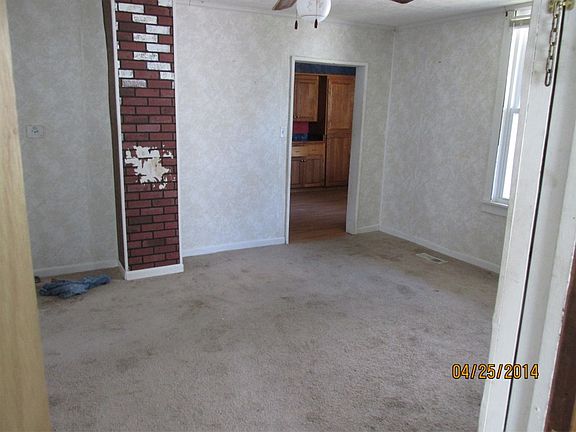 3rd image of 306 W Armstrong St