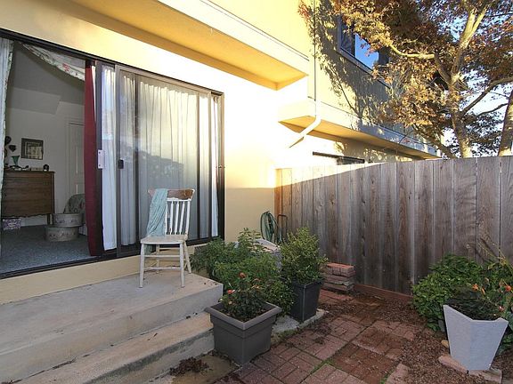 4th image of 2426 Oriole Ln