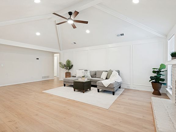5th image of 1113 Lawn Meadow Dr