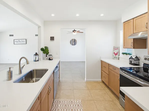 3933 W PERSHING Avenue, Phoenix, AZ 85029