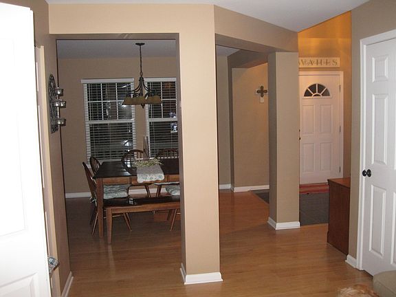 4th image of 2150 Red Oak Dr