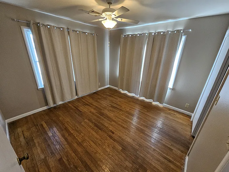 1904 W Oak Ave — Photo 13