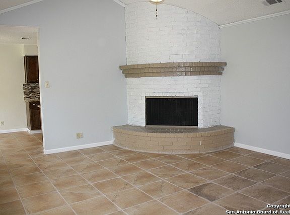 3rd image of 4922 Brookhead Ln